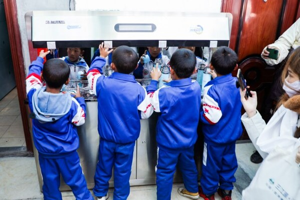 沁园匠心打磨专业守护 国际水展共话公共饮水健康 (图3) 沁园匠心打磨专业守护 国际水展共话公共饮水健康 (图3)